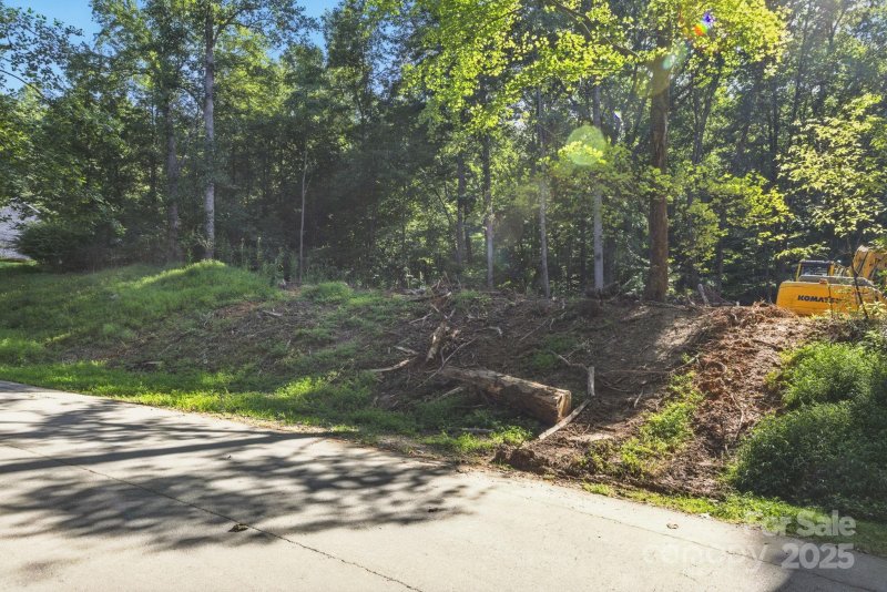 Property image 4 at 2 Riding Gate Road, Hendersonville, NC 28791