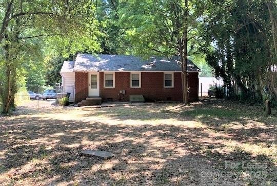 Property image 5 at 525 Manhasset Road, Charlotte, NC 28209