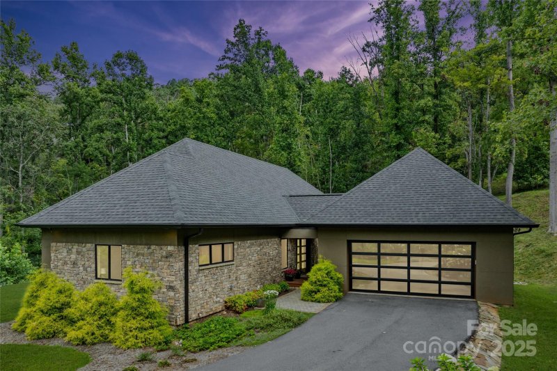 Property image 3 at 14 Starling Pass, Asheville, NC 28804