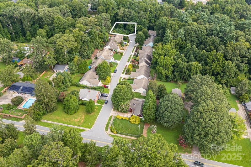 Property image 4 of 14 Catalina Court in Bradford Park, Asheville, NC 28806