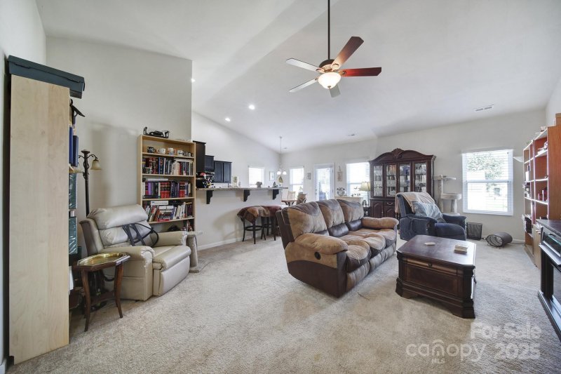 Property image 2 of 1122 Blue Topaz Drive in Long Creek Meadows, Dallas, NC 28034