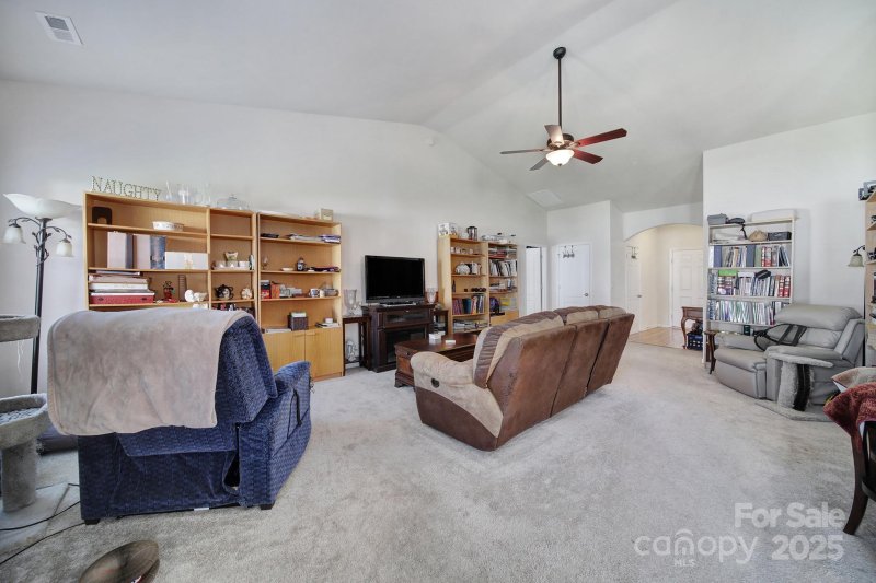 Property image 4 of 1122 Blue Topaz Drive in Long Creek Meadows, Dallas, NC 28034