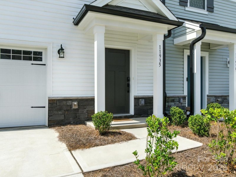 Property image 3 of 11935 Basking Drive in The Landings At Catawba River, Charlotte, NC 28214