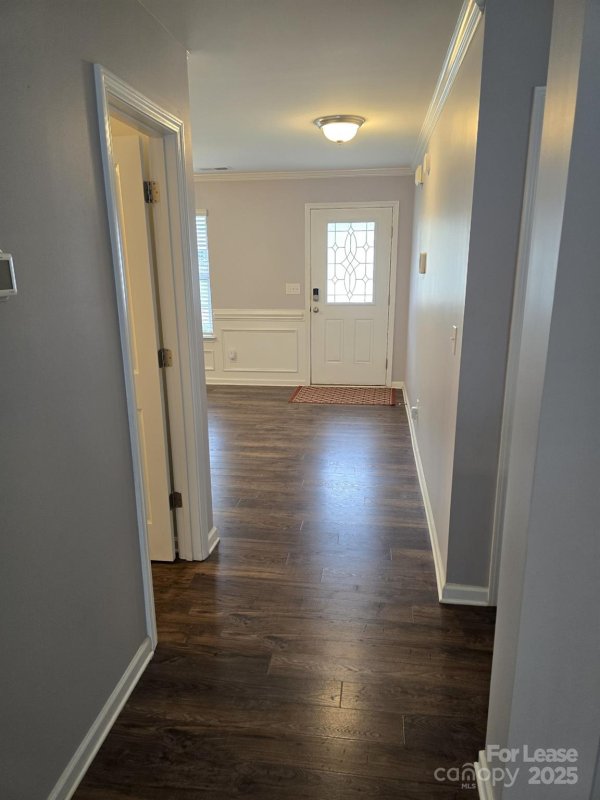 Property image 3 of 9812 Wardley Drive in Lanier Village, Charlotte, NC 28215