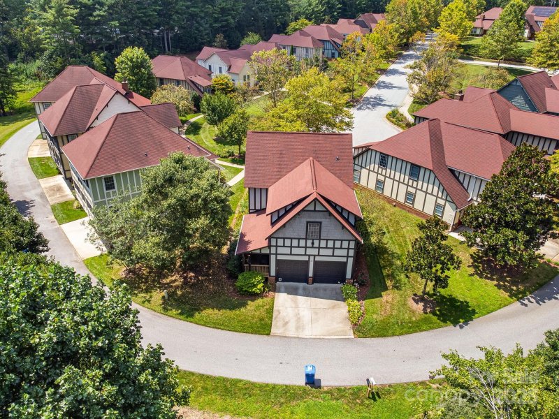 Property image 5 of 28 Trafalgar Circle in Albemarle Reserve, Asheville, NC 28805