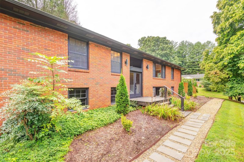 Property image 3 of 16 Beechwood Road in Redwood Forest, Asheville, NC 28805