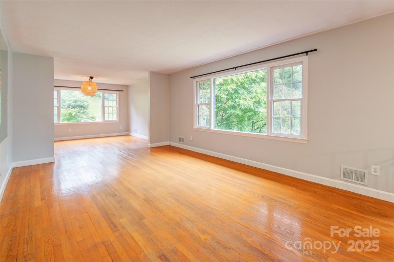 Property image 5 of 16 Beechwood Road in Redwood Forest, Asheville, NC 28805