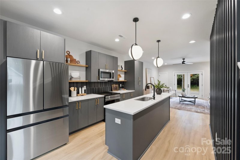 Property image 2 of 1314 Carolyn Drive in Commonwealth Park, Charlotte, NC 28205