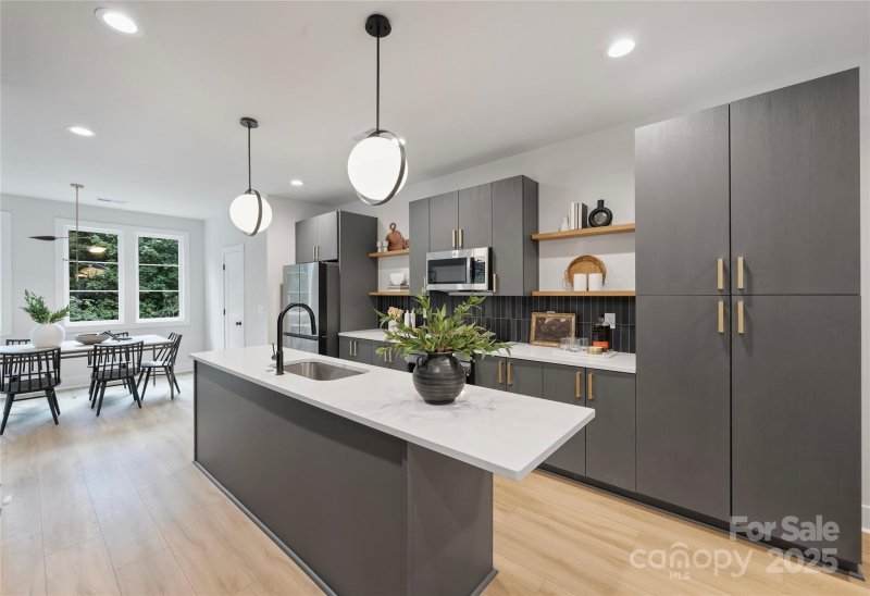 Property image 4 of 1314 Carolyn Drive in Commonwealth Park, Charlotte, NC 28205