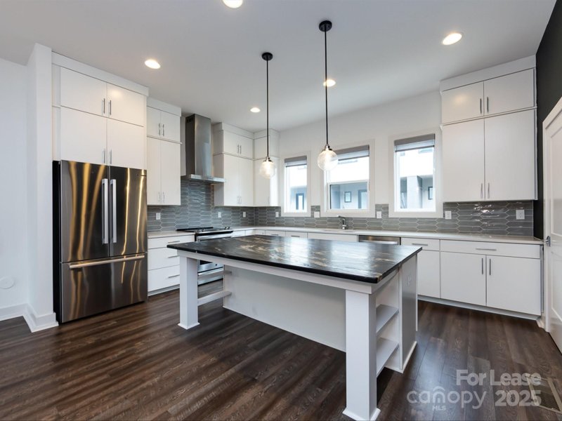 Property image 2 at 1207 E 36th Street, Charlotte, NC 28205