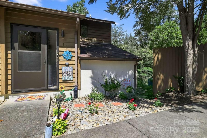 1420 11th Street Drive