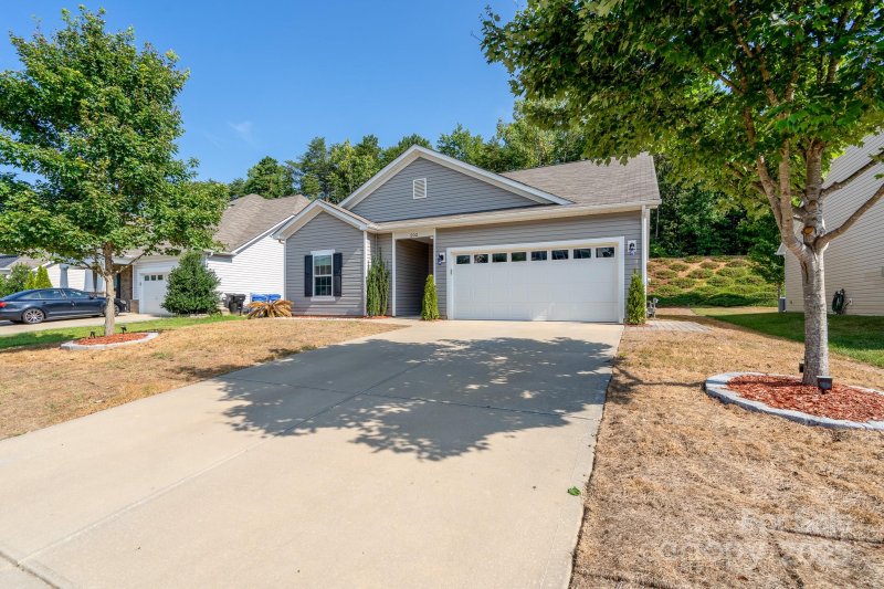 202 Paradise Hills Circle