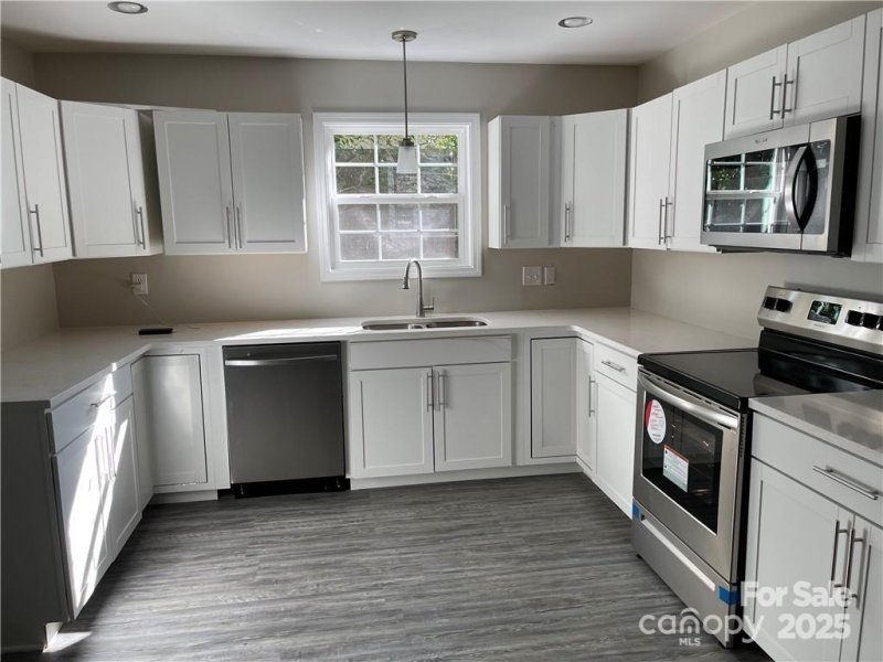 Property image 2 of 3826 Langley Road in Shamrock Hills, Charlotte, NC 28215