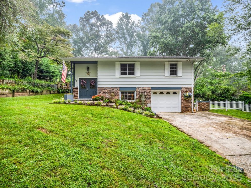 Property image 2 of 66 Barberry Heights Drive in Barberry Heights, Brevard, NC 28712