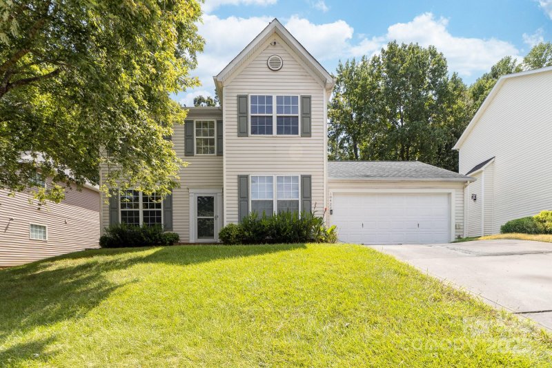 Hayden Commons, Charlotte Community