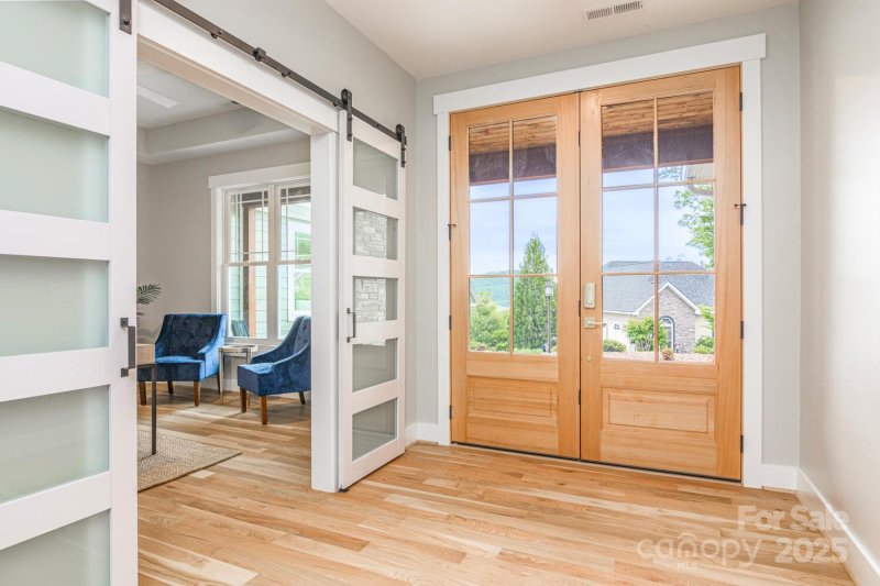 Property image 3 of 131 Dawn Mist Court in Carriage Park, Hendersonville, NC 28791