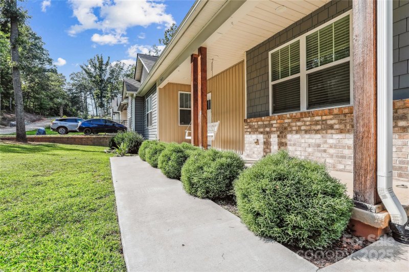 Property image 2 at 7617 Red Robin Trail, Denver, NC 28037