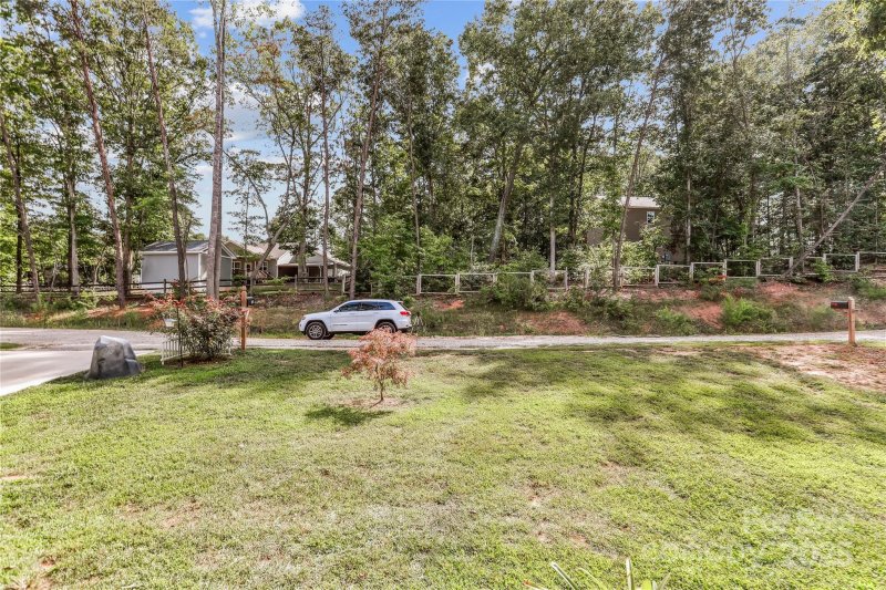 Property image 4 at 7617 Red Robin Trail, Denver, NC 28037