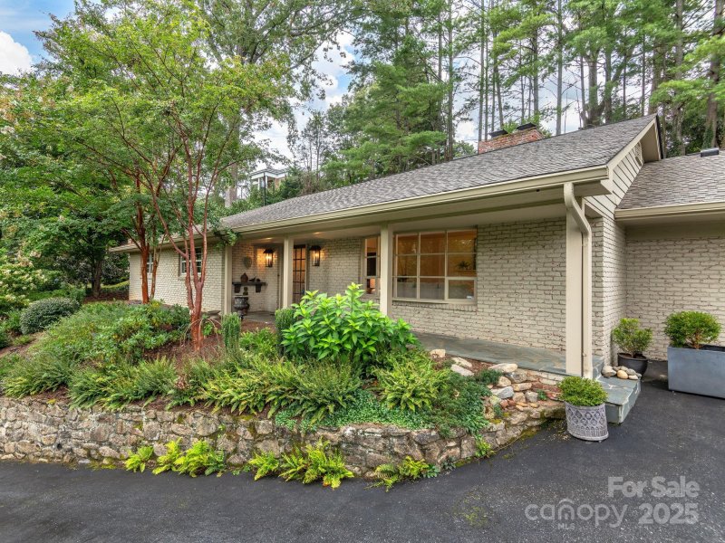 Property image 2 at 85 E Euclid Parkway, Asheville, NC 28804