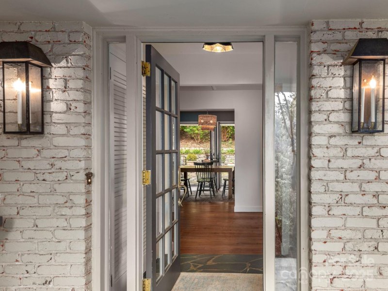 Property image 5 at 85 E Euclid Parkway, Asheville, NC 28804