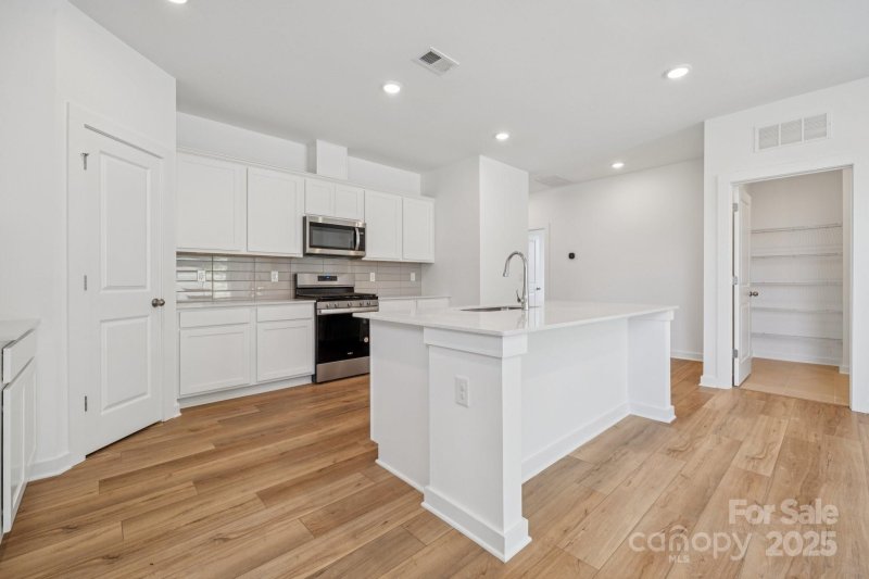 Property image 5 of 1208 Hallman Branch Lane in Carpenter Farms, Lincolnton, NC 28092