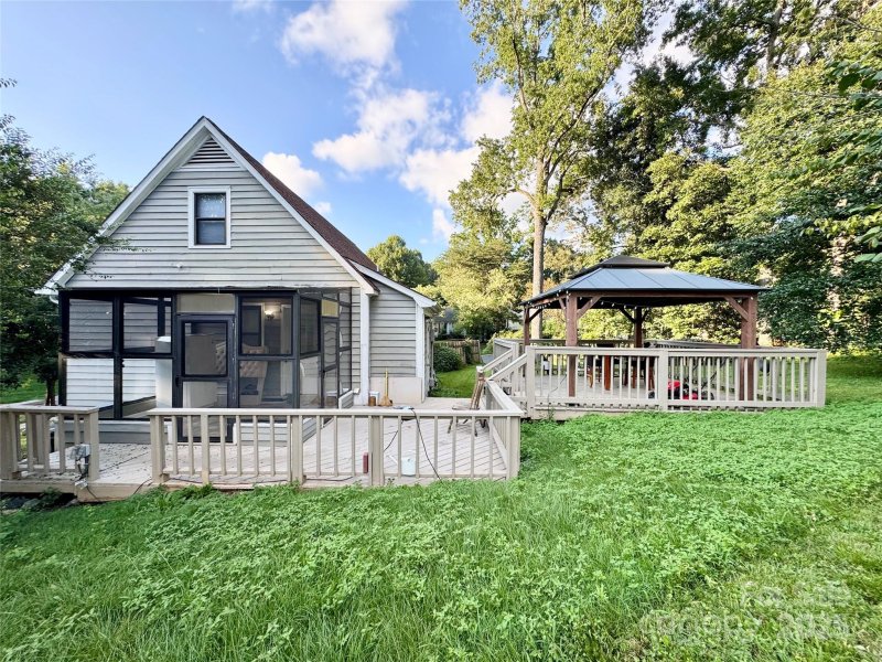 Property image 2 of 10301 Stornoway Court in Heathergate, Mint Hill, NC 28227