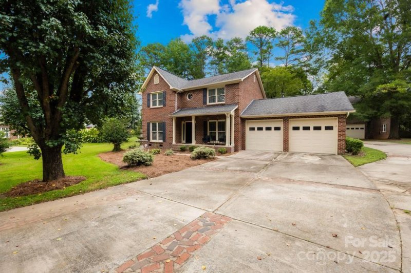 Property image 3 of 3000 Abingdon Avenue in Yorkshire, Monroe, NC 28110