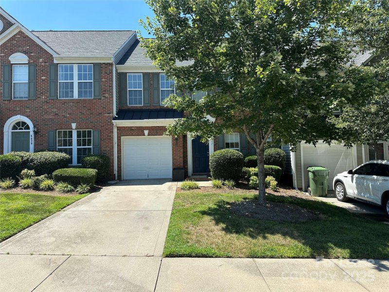 6033 Queens Walk Court