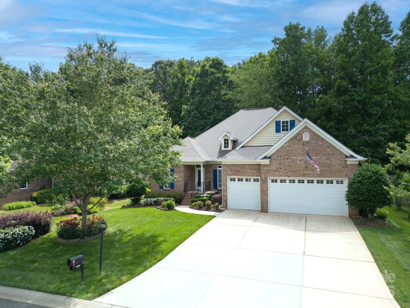 2139 Eskridge Terrace