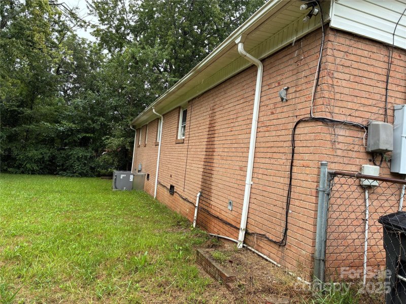 Property image 3 of 1721 N Post Road in Crestland Heights, Shelby, NC 28150