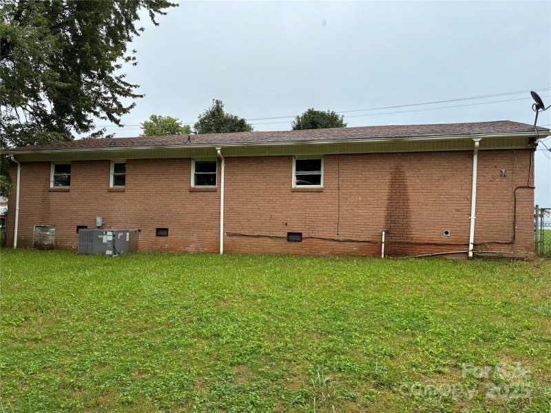 Property image 5 of 1721 N Post Road in Crestland Heights, Shelby, NC 28150