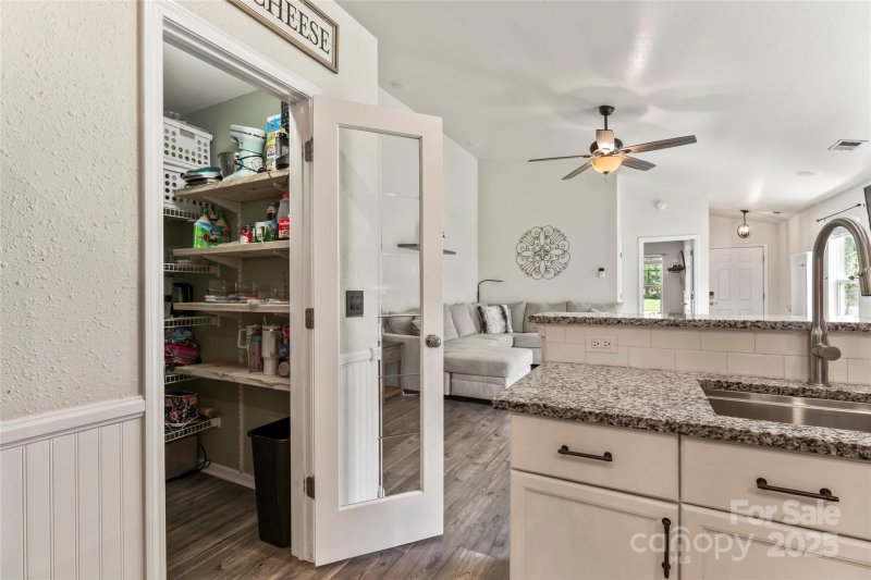 Property image 5 of 570 Montgomery Drive in Brewington Park, Rock Hill, SC 29732
