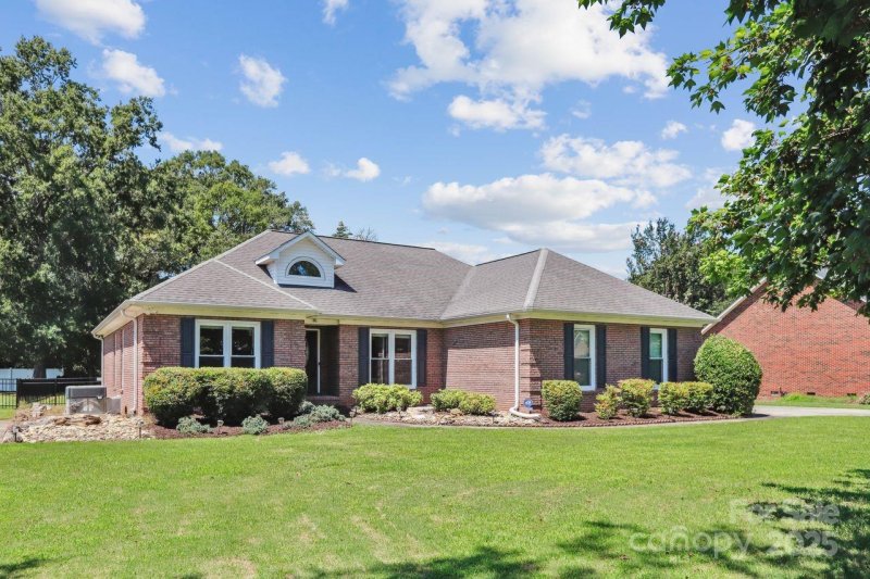 Property image 2 at 8300 Quail Hollow Drive, Harrisburg, NC 28075