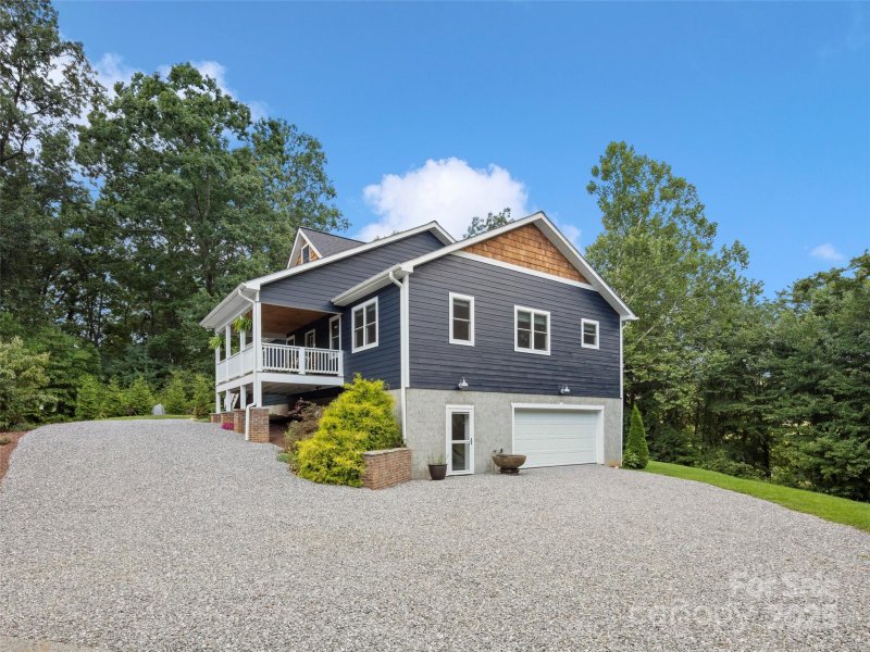 Property image 3 of 269 Adams Drive in Rolling Hills Estates, Clyde, NC 28721