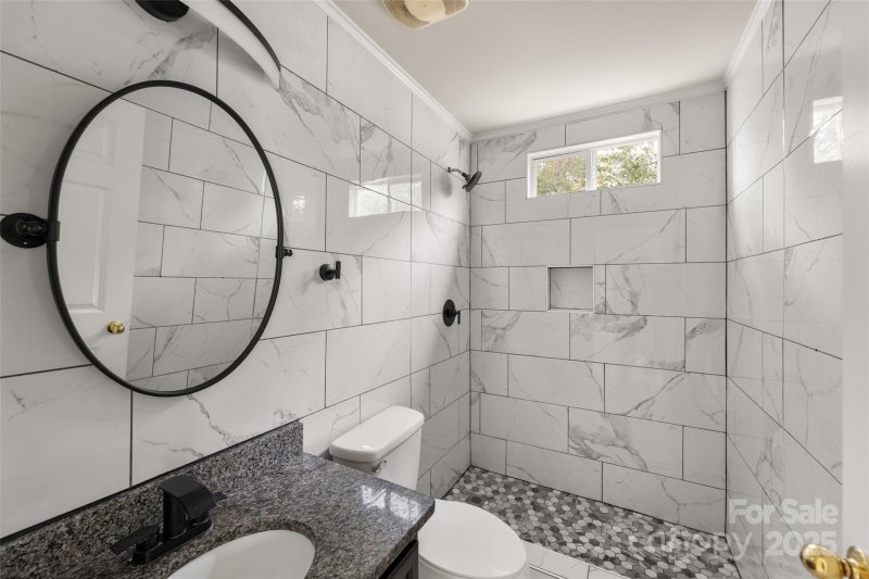 Property image 5 of 1433 Winthrop Lane in Colonial Village, Monroe, NC 28110