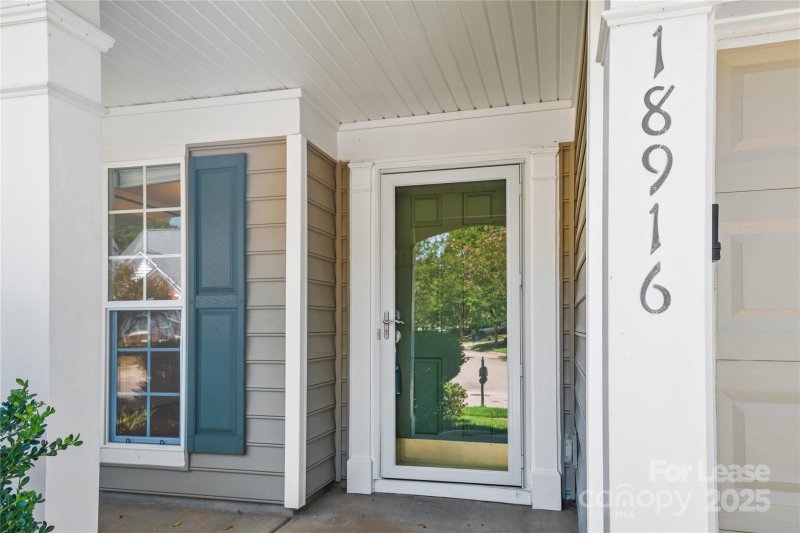 Property image 2 at 18916 Harbor Cove Lane, Cornelius, NC 28031