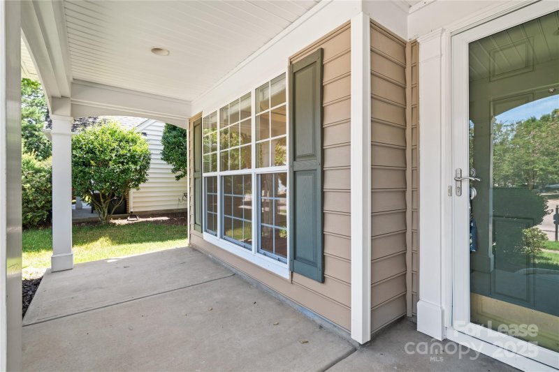 Property image 3 at 18916 Harbor Cove Lane, Cornelius, NC 28031