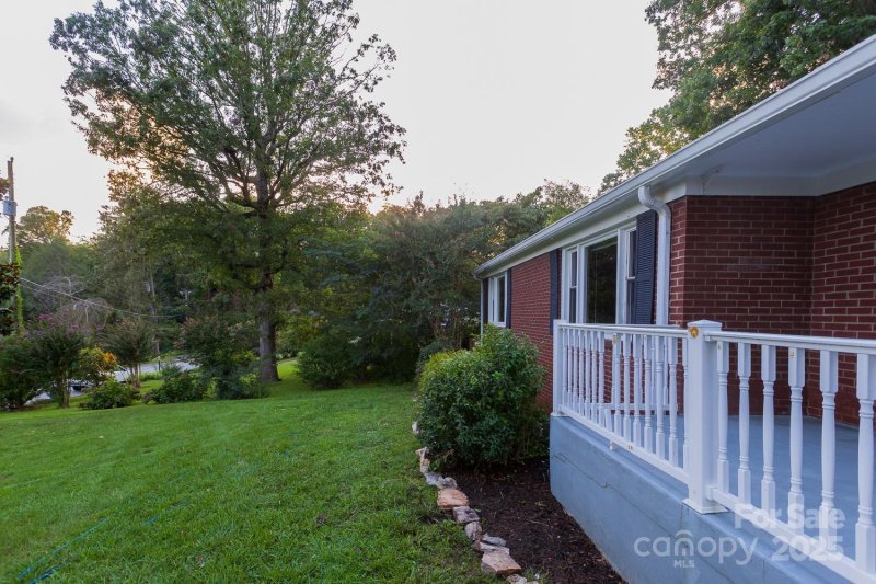 Property image 3 at 5 Fernlawn Road, Asheville, NC 28805