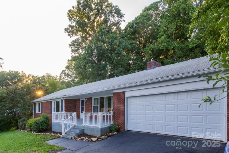 Property image 4 at 5 Fernlawn Road, Asheville, NC 28805