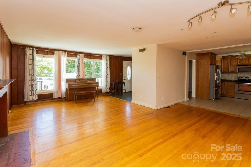 Property image 5 at 5 Fernlawn Road, Asheville, NC 28805