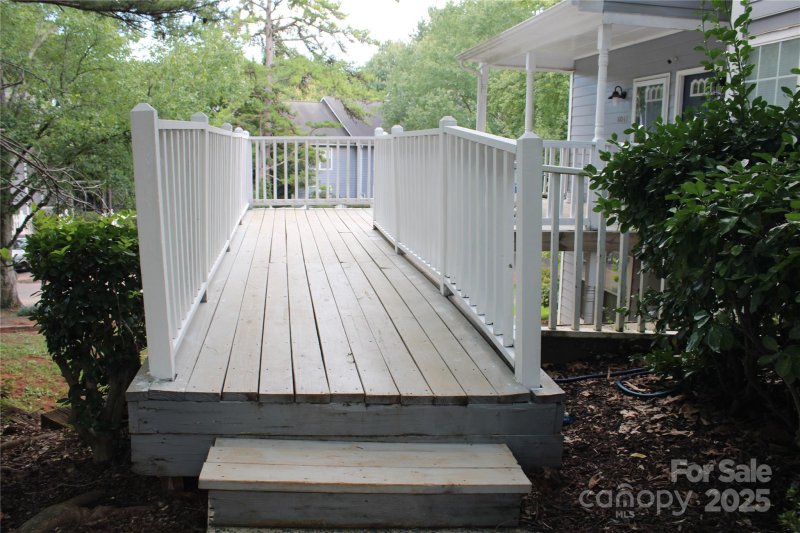 Property image 4 of 6039 Treetop Court in Forest Ridge, Charlotte, NC 28212