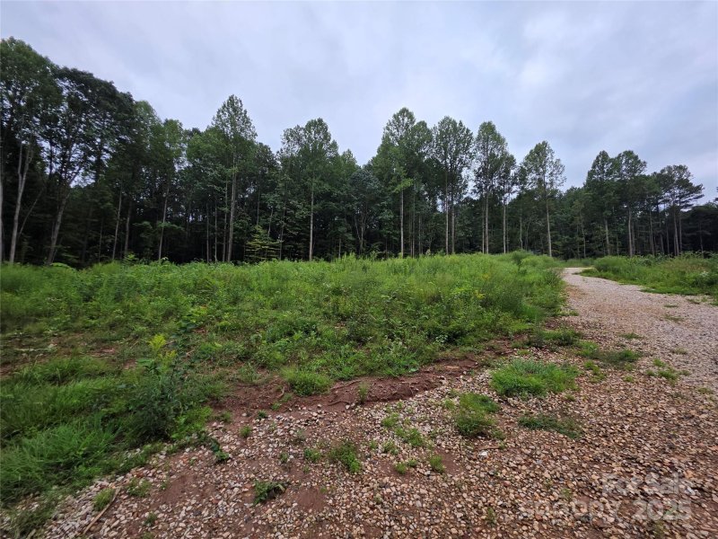 Property image 5 of 274 Deerchase Circle in Deer Park, Statesville, NC 28625