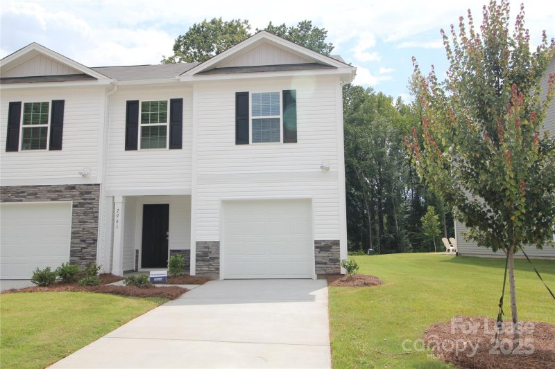 Property image 2 of 2961 Penninger Circle in Mallard Creek Towns, Charlotte, NC 28262