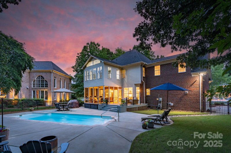 Property image 2 of 2121 Flagstick Drive in Emerald Lake, Matthews, NC 28104