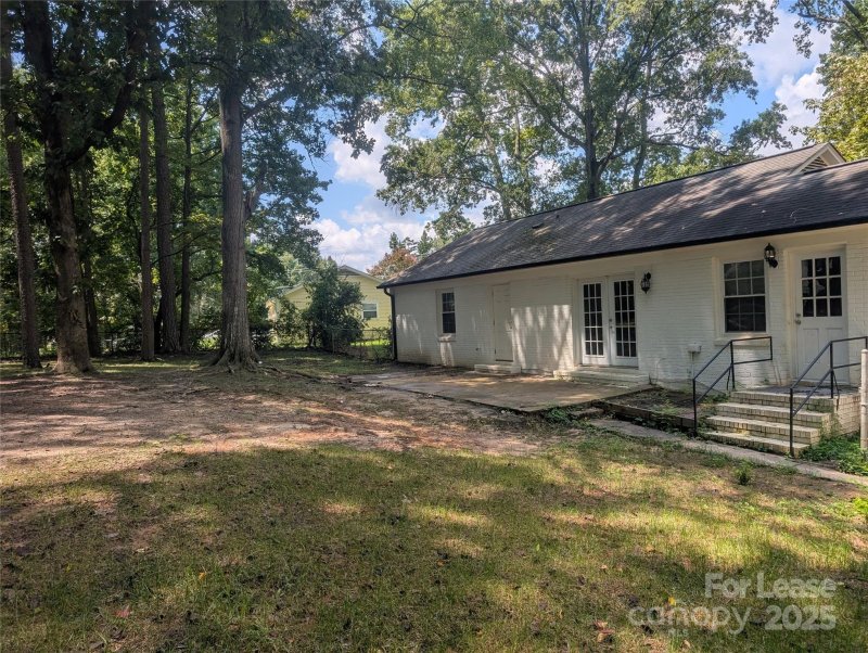 Property image 4 of 6542 Rosecran Drive in Hampshire Hills, Charlotte, NC 28215