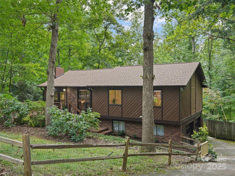 Property image 2 of 7 Mayfair Place in Muirfield, Arden, NC 28704