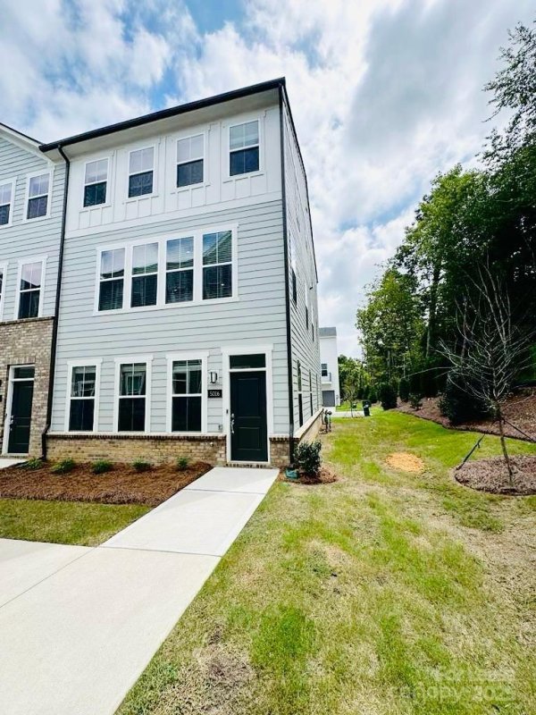 Property image 2 of 5016 Rill Court in Galloway Towns, Charlotte, NC 28262