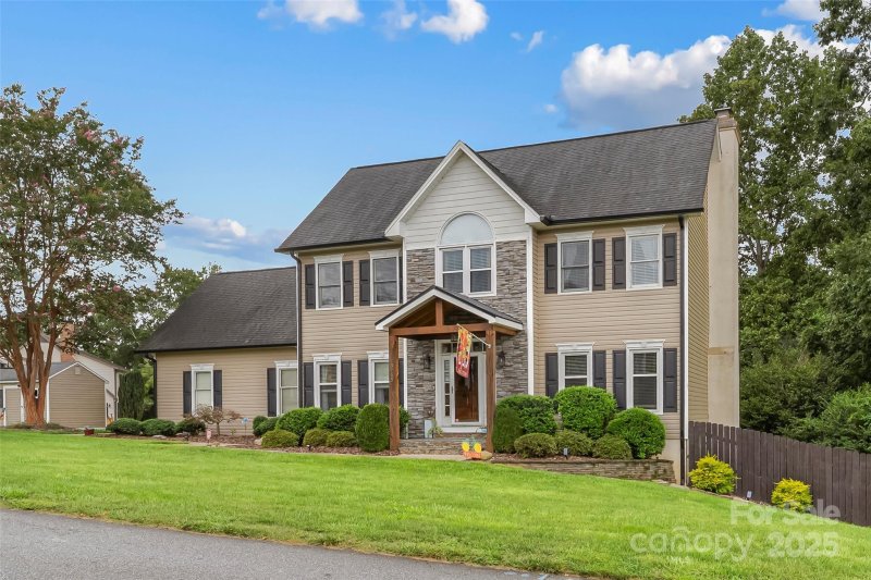 Property image 3 at 3765 11th Street, Hickory, NC 28601