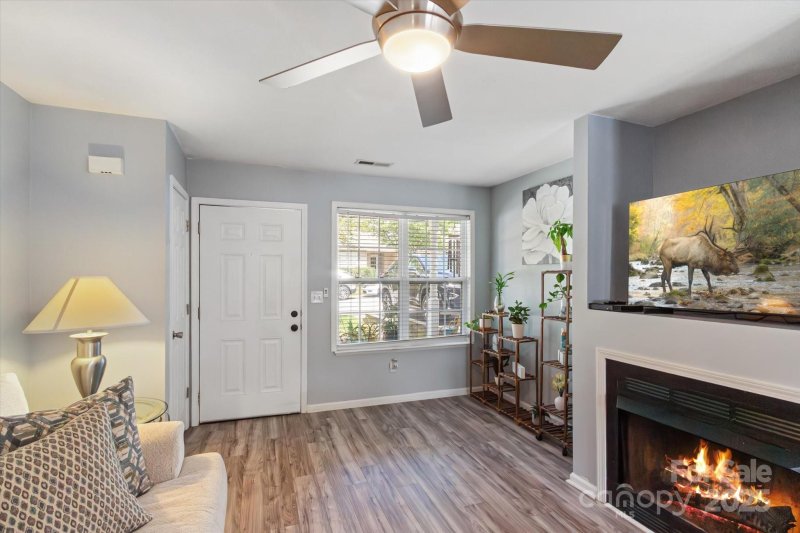 Property image 5 of 429 Wiltshire Circle in Stafford Crossing, Fletcher, NC 28732