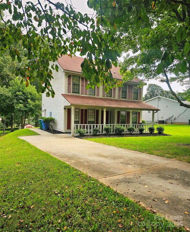 Property image 2 of 9301 Chislehurst Road in Danbrooke Park, Mint Hill, NC 28227